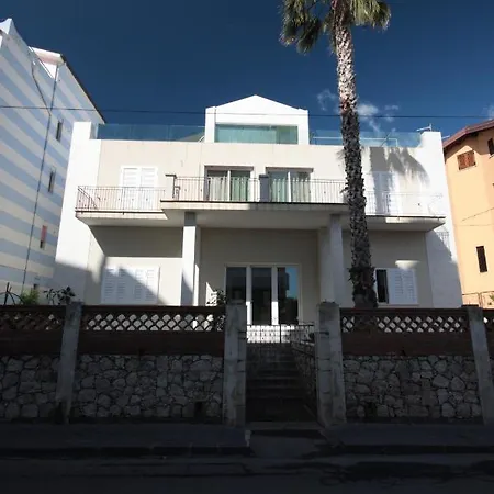 Bora Apartment *